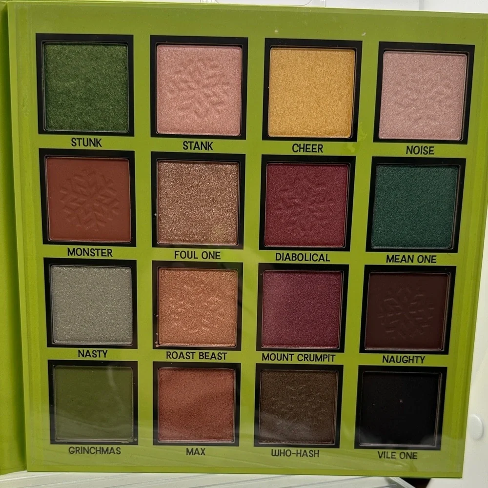 Taste Beauty’s The Grinch Eyeshadow Palette - Picture 2 of 3